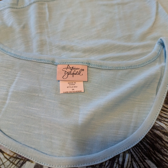 Adrian Delafield Blue Feather Print Women's Top Size 2X NWOT - Picture 6 of 10